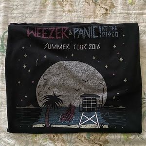 ❌SOLD❌Weezer Panic At the Disco Summer Tour 2016 shirt